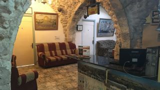 cheap youth rooms in jerusalem Hebron Khan Hostel